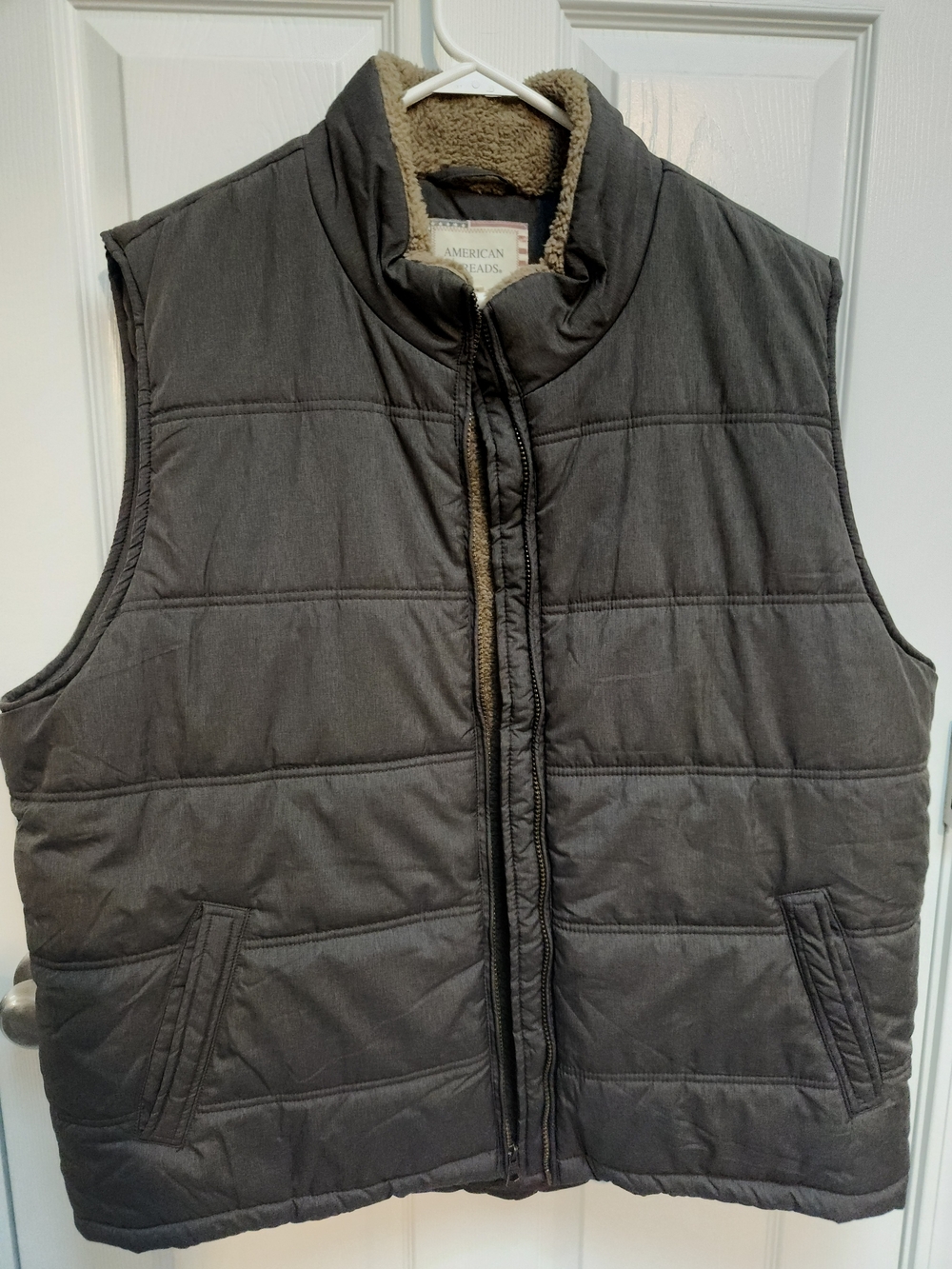 American Threads Men's Gray Quilted Fleece-Lined Vest